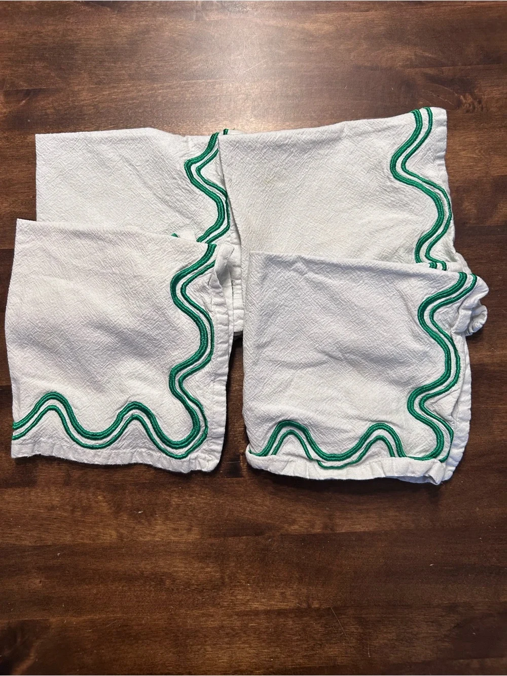 Anthropologie Madeline Embroidered Cloth Napkins Set Of 4 White Green 18”